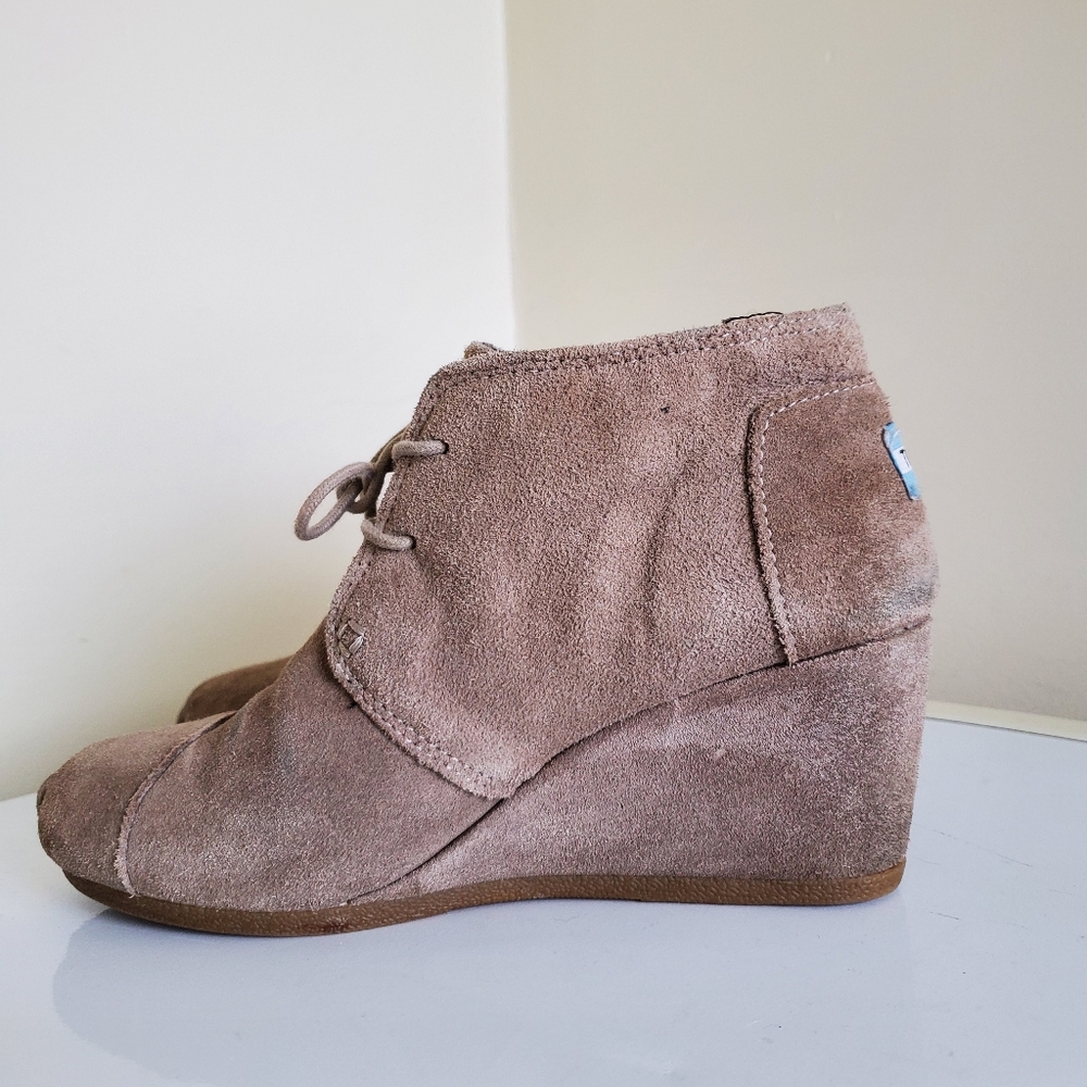Toms wedge booties - super cute! - Picture 4 of 13